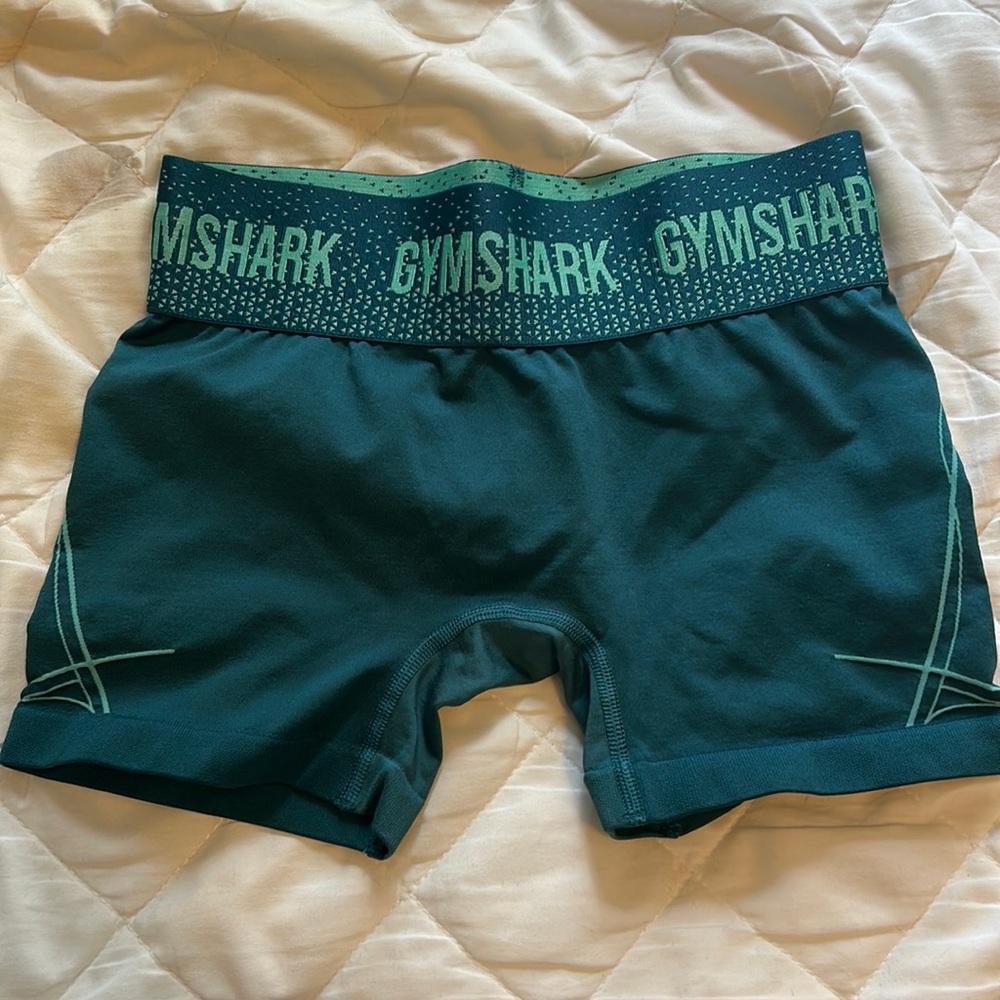 gym shark shorts xs